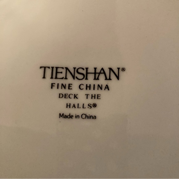 New in Box” Deck The Halls” Pattern 11” Cake Plate & Server Christmas Holiday - Picture 4 of 5